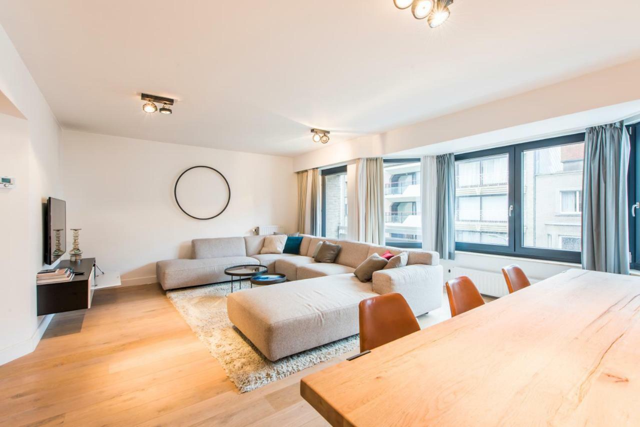 Ruim En Modern Appartement Te Knokke Nabij De Dijk Bagian luar foto