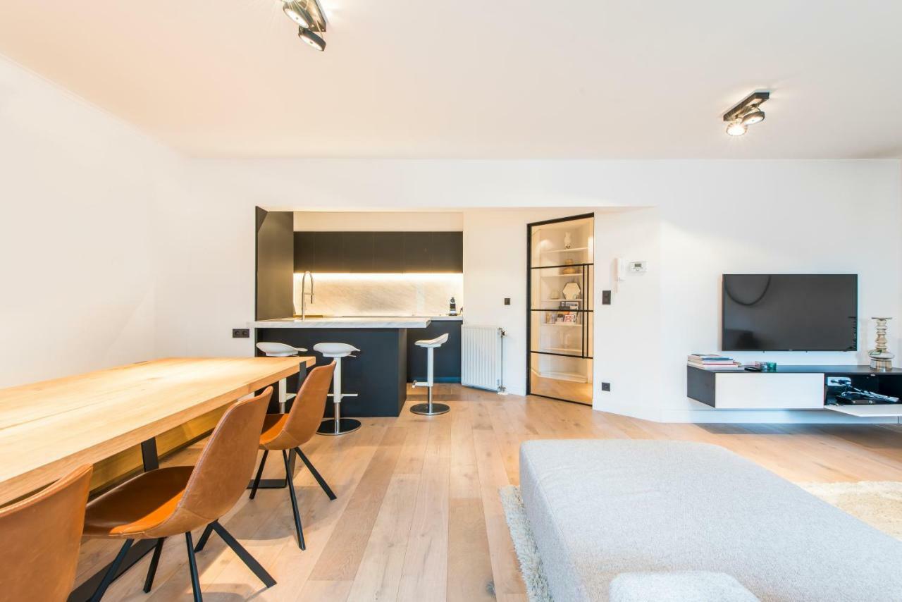 Ruim En Modern Appartement Te Knokke Nabij De Dijk Bagian luar foto