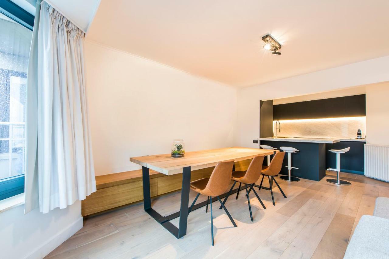 Ruim En Modern Appartement Te Knokke Nabij De Dijk Bagian luar foto