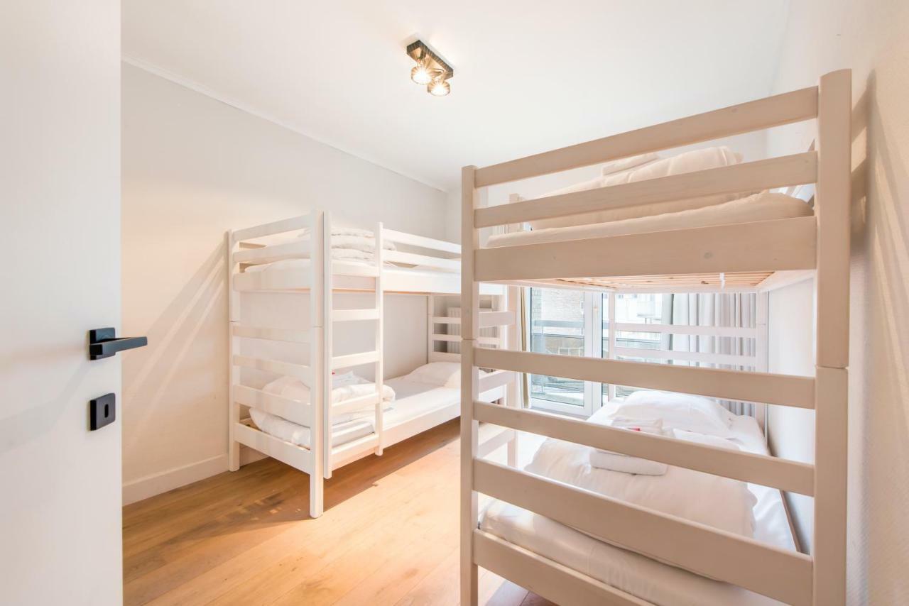 Ruim En Modern Appartement Te Knokke Nabij De Dijk Bagian luar foto
