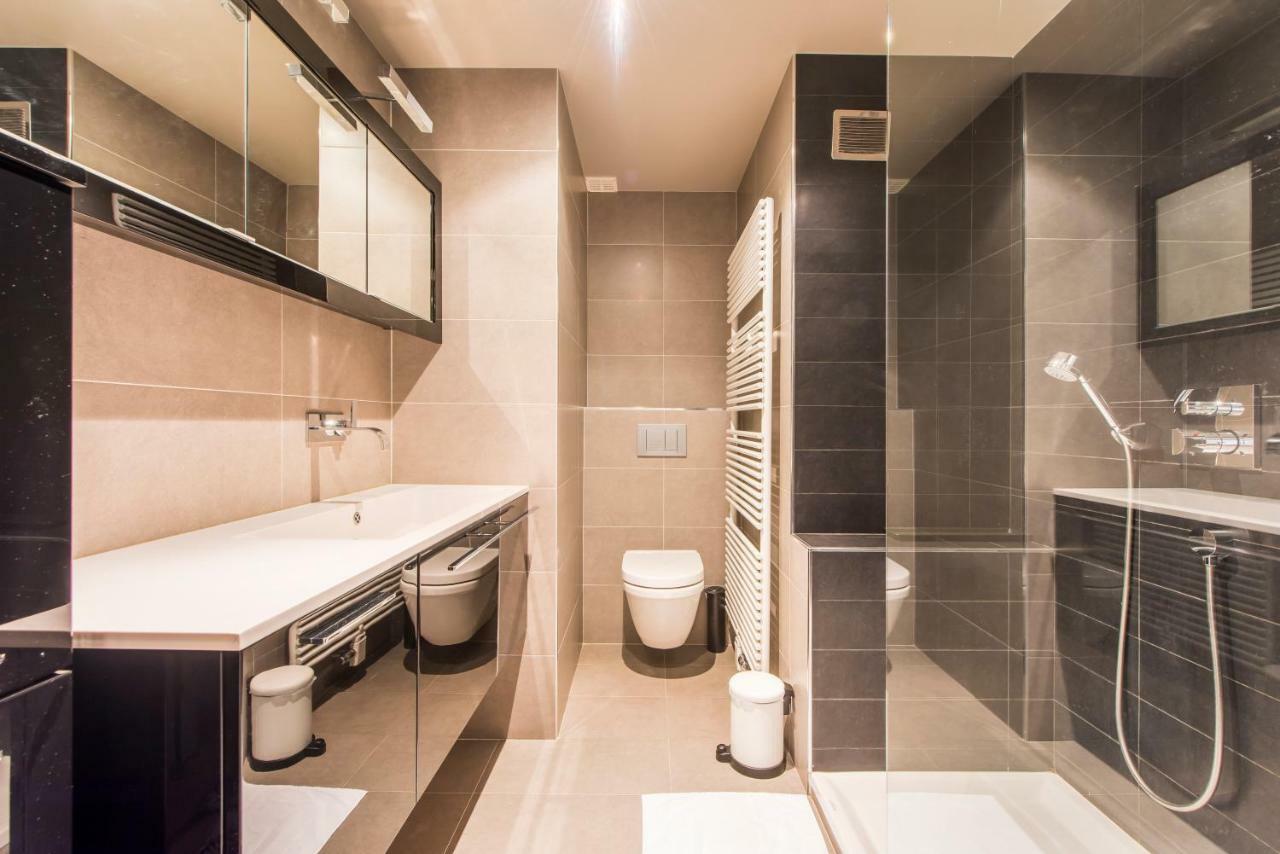 Ruim En Modern Appartement Te Knokke Nabij De Dijk Bagian luar foto