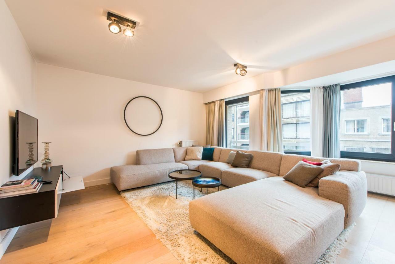 Ruim En Modern Appartement Te Knokke Nabij De Dijk Bagian luar foto