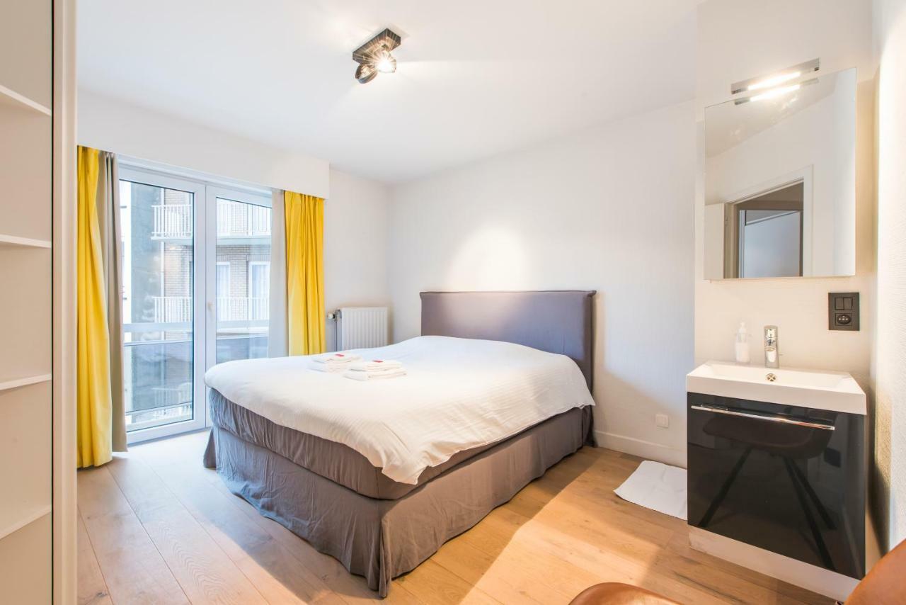Ruim En Modern Appartement Te Knokke Nabij De Dijk Bagian luar foto
